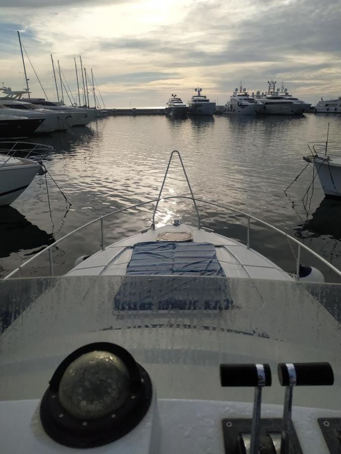 Ferretti 36 ' Bateau à Quai Vieux-Port Cannes Festival La Croisette Esterno foto